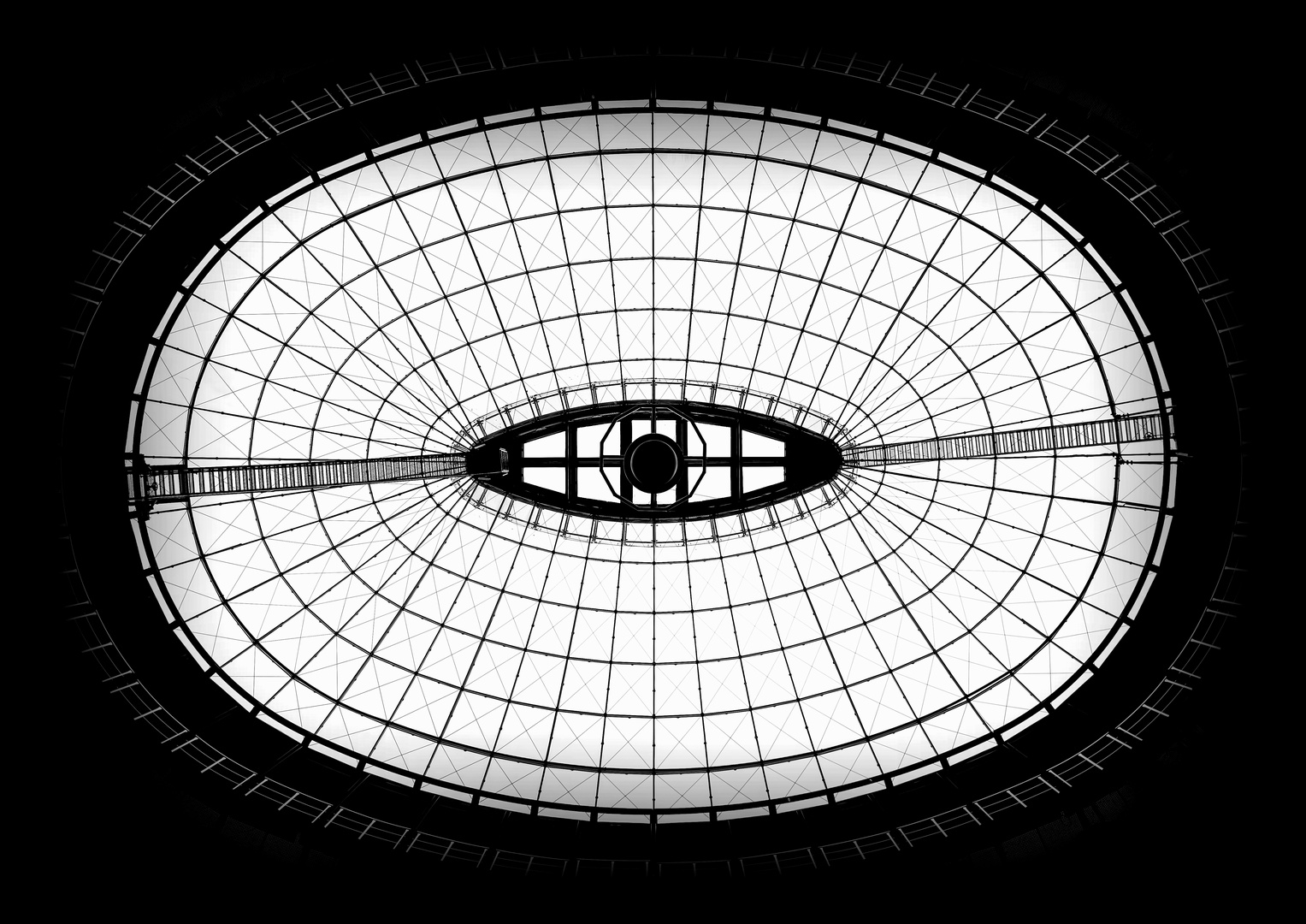 ellipsenförmig