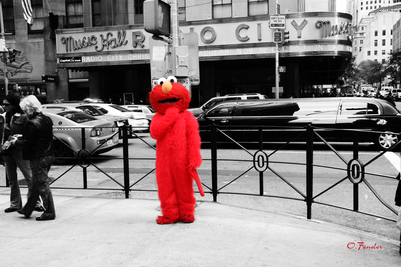 Elmo vor der Radio City Music Hall - New York