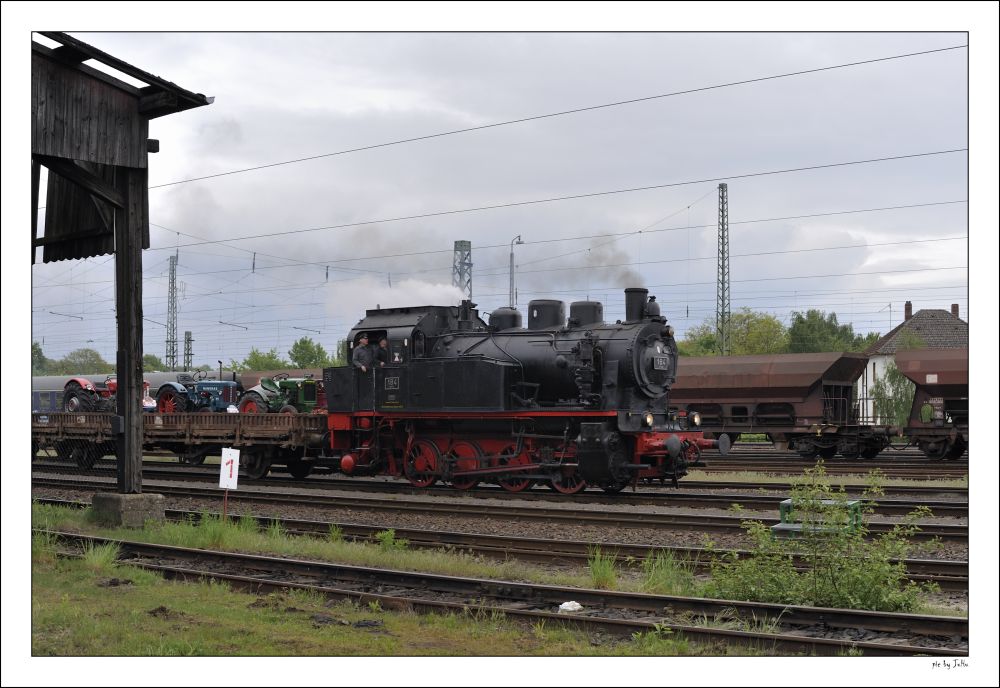 ELNA 184 bei der Parade in Kranichstein