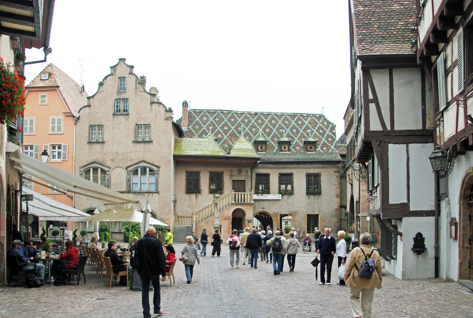 Elsass: Touristen in Colmar