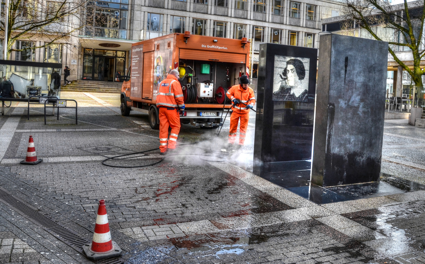 Else bekommt die Füße gewaschen I