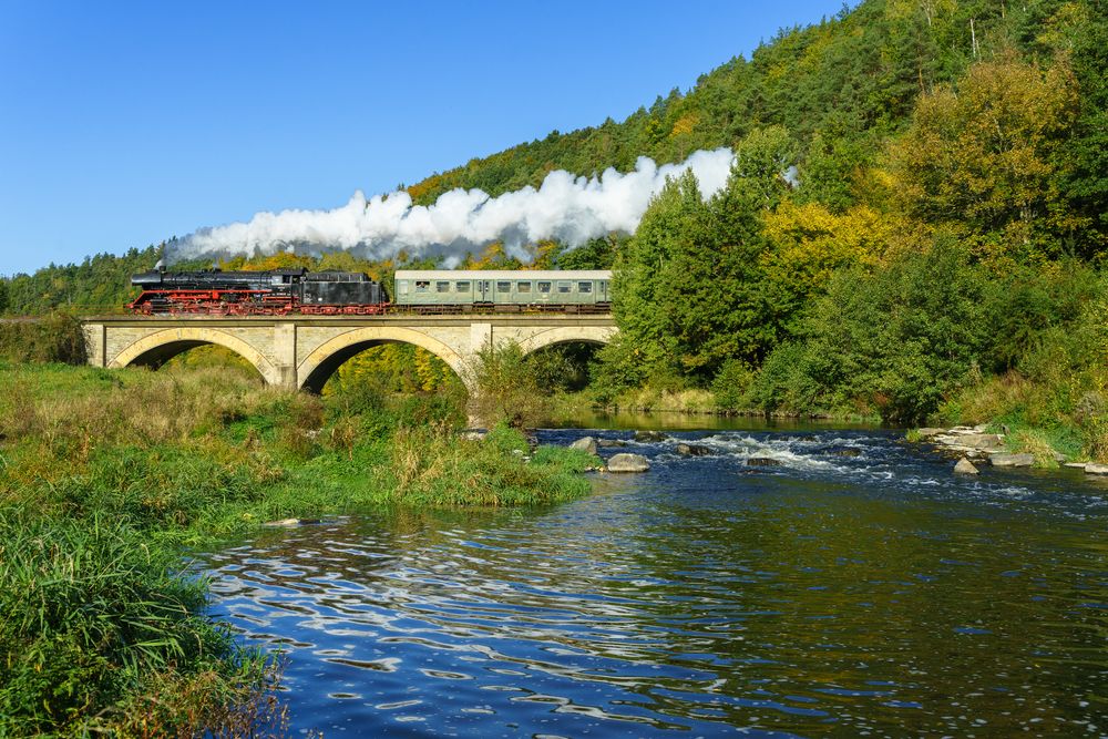 ElstertalExpress bei GreizDölau Foto & Bild wald, outdoor, wasser