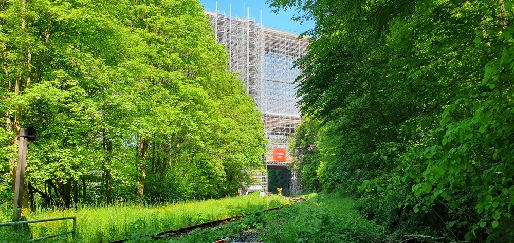 Elstertalbrücke im Baugerüst