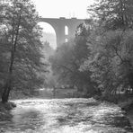 Elstertalbrücke im Morgennebel