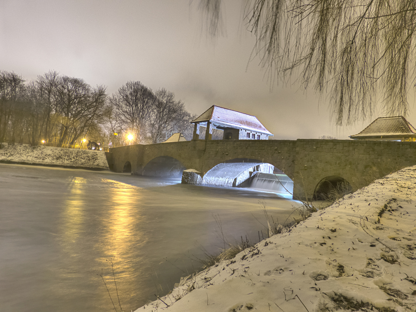 Elsterwehr Leipzig bei Nacht