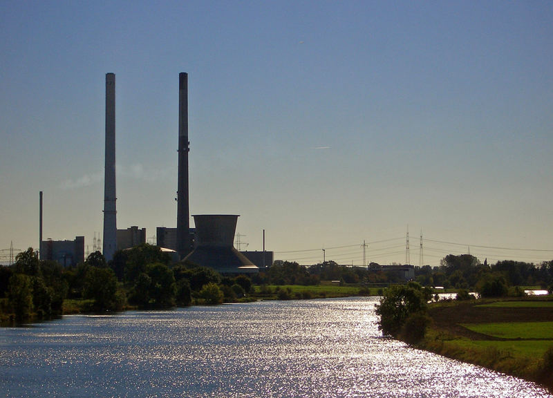 Elt-Kraftwerk gasbeheizt a. d. Weser b. Landesbergen