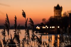 Eltville am Rhein - Abendhimmel mit Burg