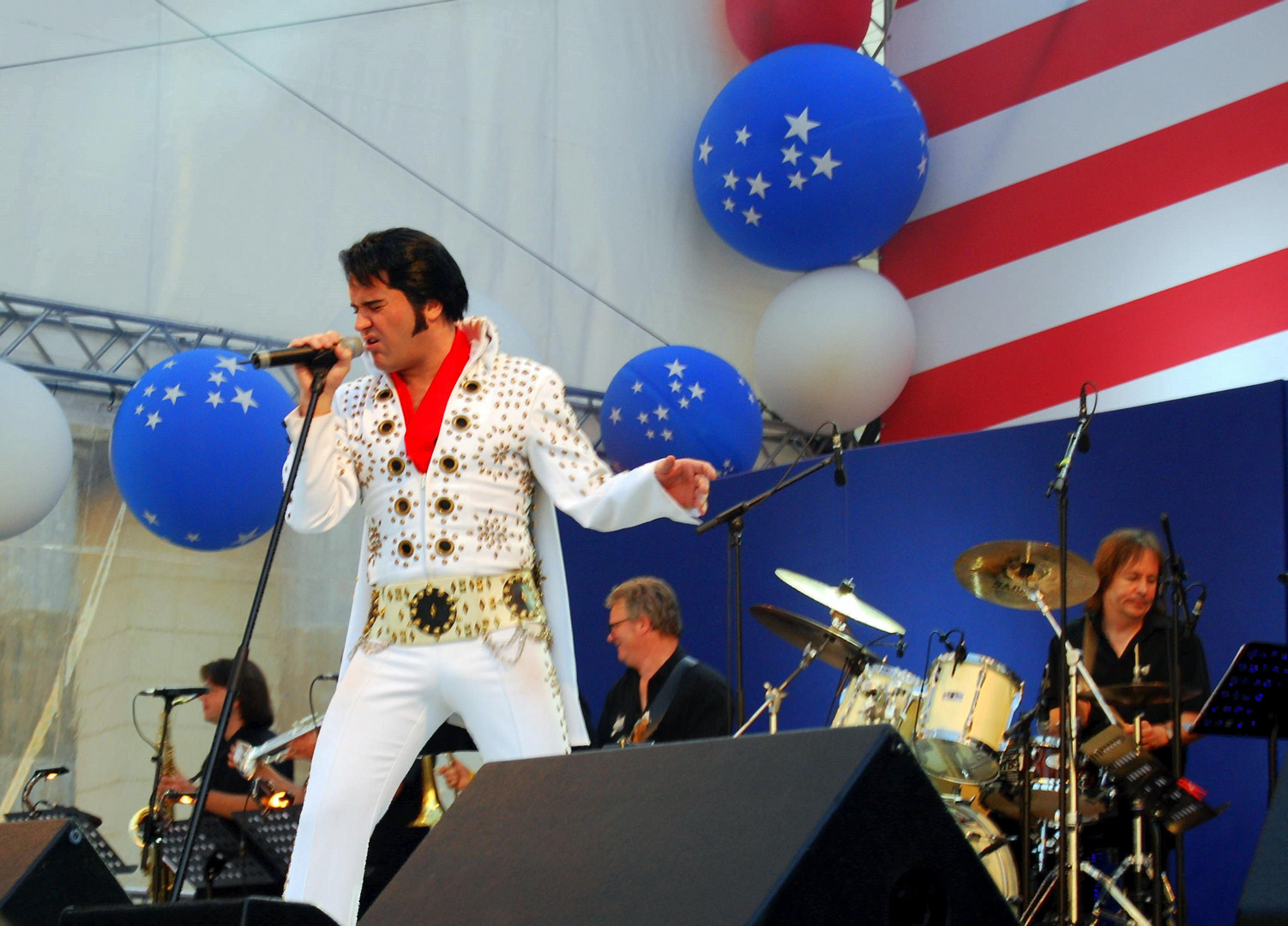 Elvis lebt - Performance of an Irish Elvis