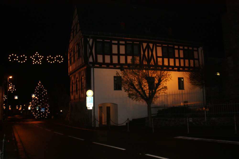 Elz in der Vor- Weihnachtszeit bei Nacht