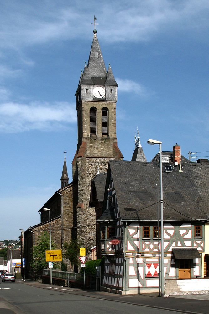 Elz - Pfarrkirche und Haus Loer (Heimatmuseum)