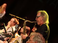 EM2A1126_v2b_sax_v2nov25_vMTfoto