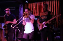 EM2A7391_v2_w10q_3er_jazz_Kiste_highISO