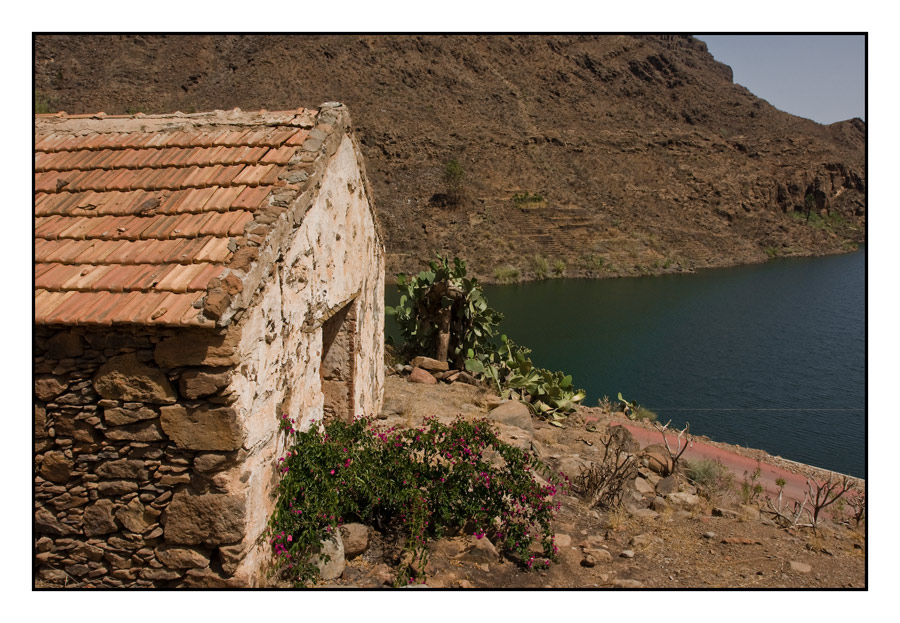 Embalse de Ayagaures