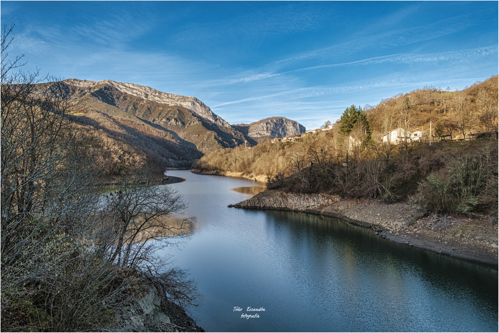 embalse tanes