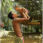 Embera-Indianer in Panama >Vater- u. Sohn <