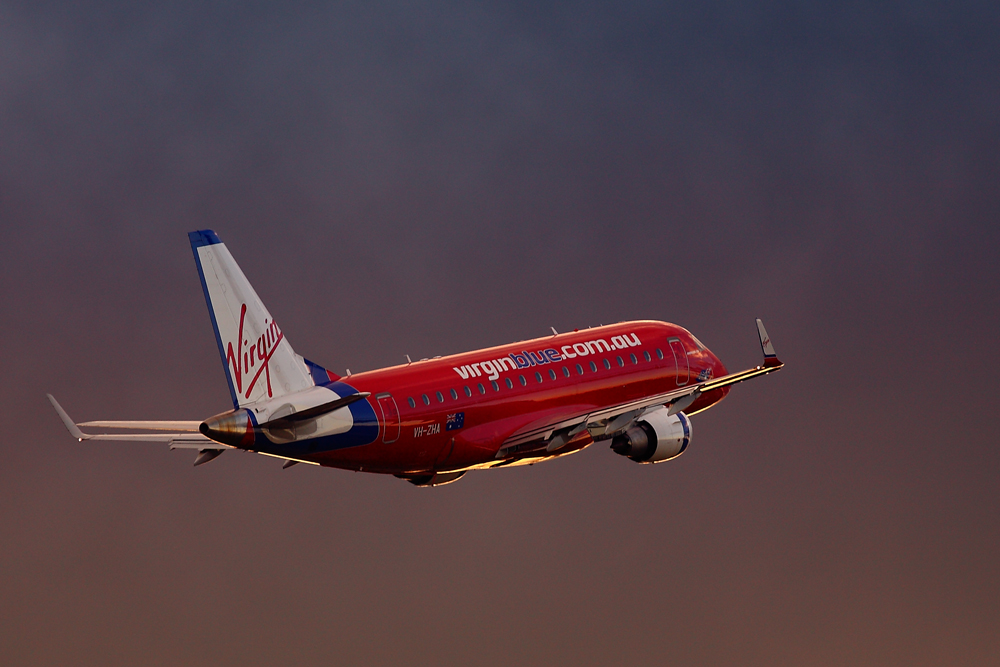 Embraer 170 Sydney Airport