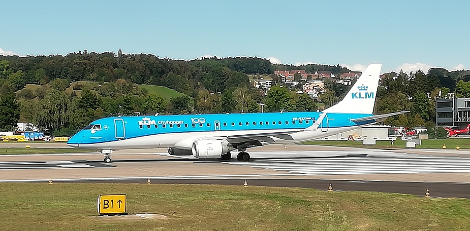 Embraer der KLM in Zürich