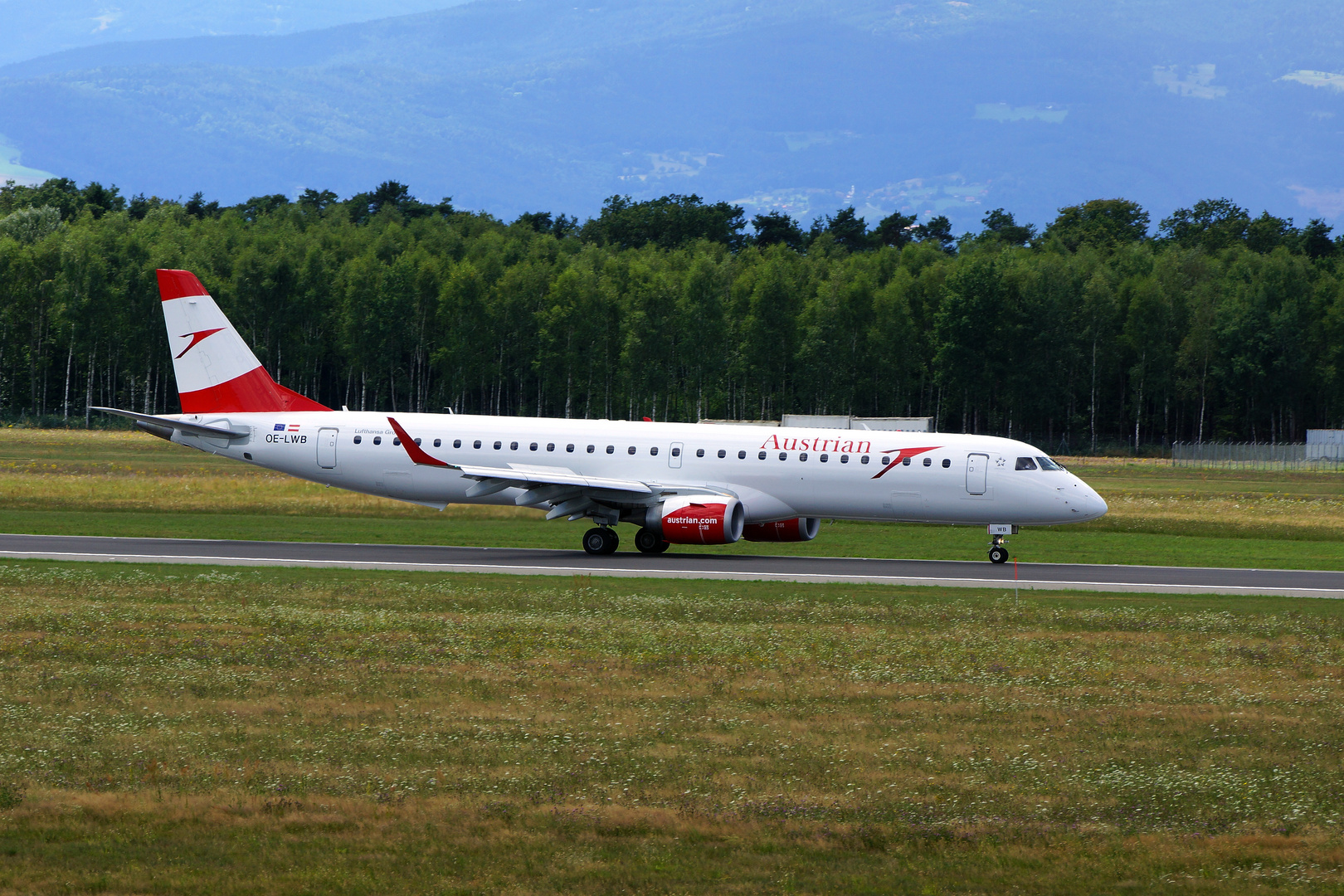 Embraer ERJ-195 LR