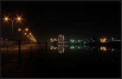 Emder Hafen bei Nacht