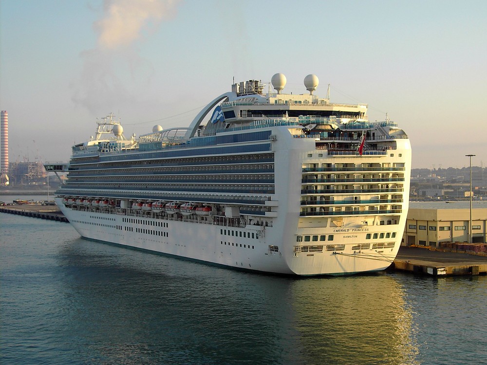 Emerald Princess im Hafen von Civitavecchia - Italien