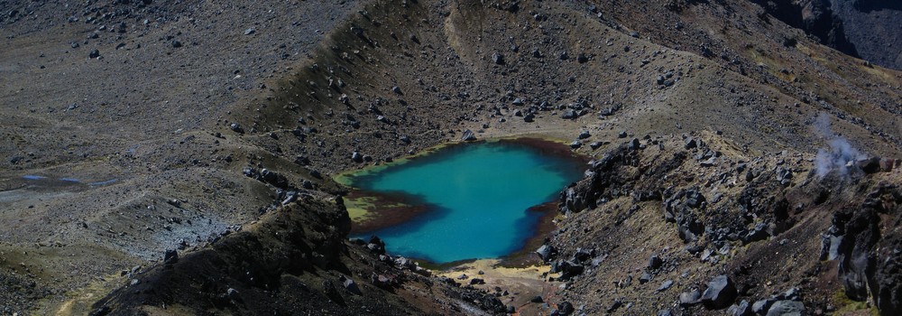 Emeraude, souffre et fumerolles