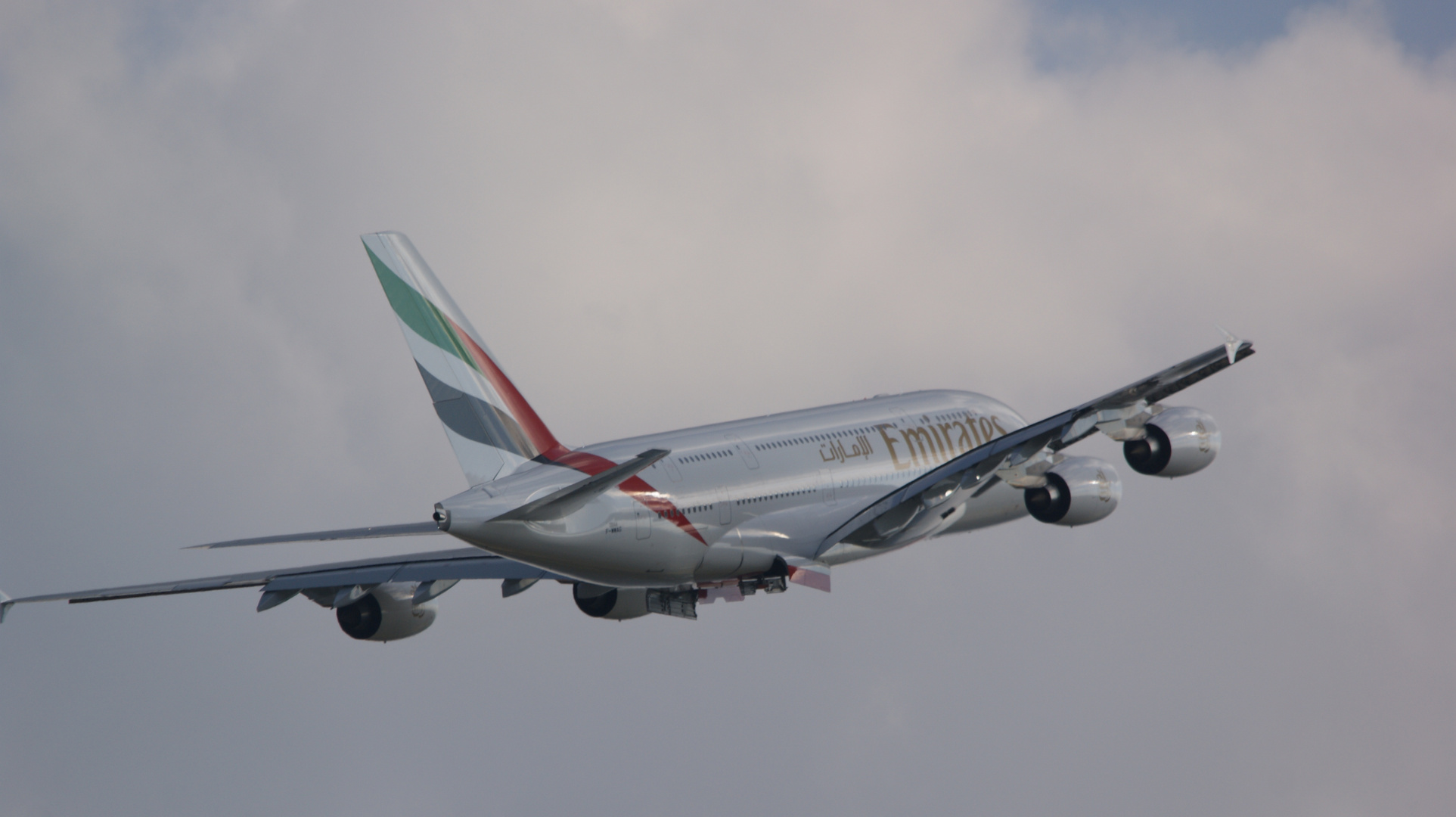 Emirates A 380 Go Around