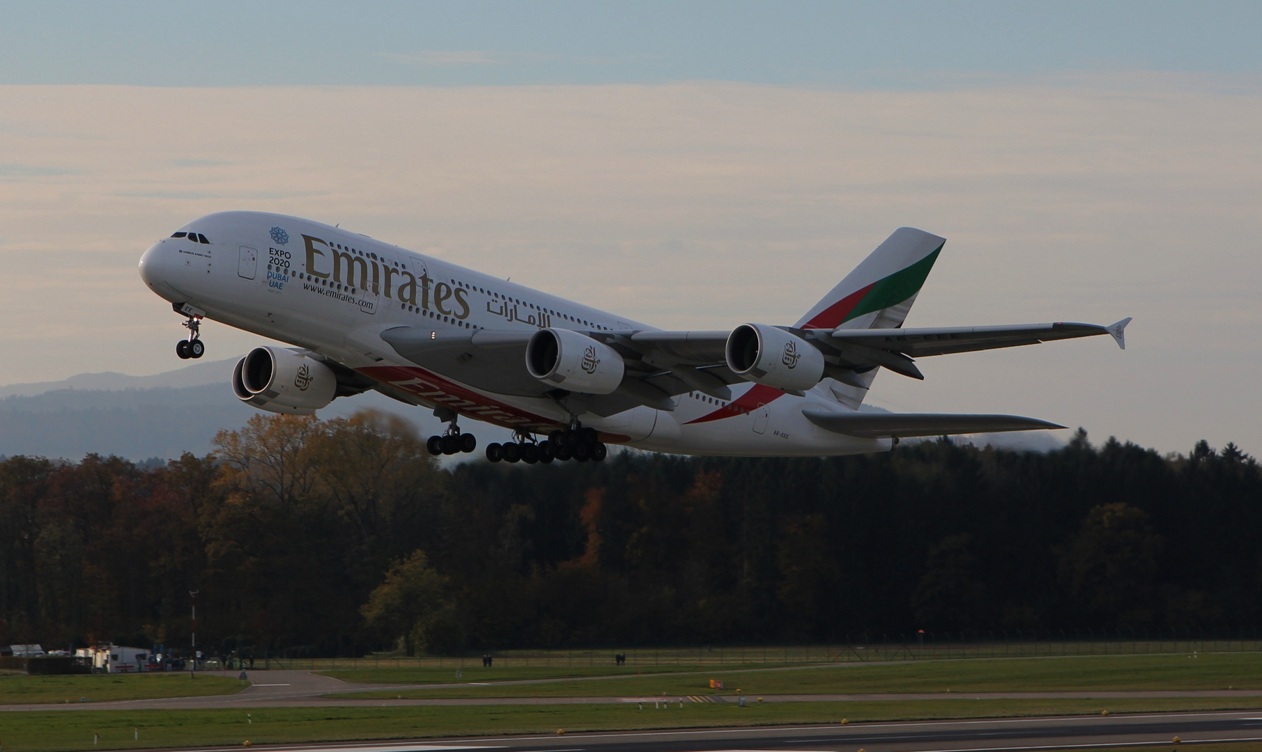 Emirates A380-861