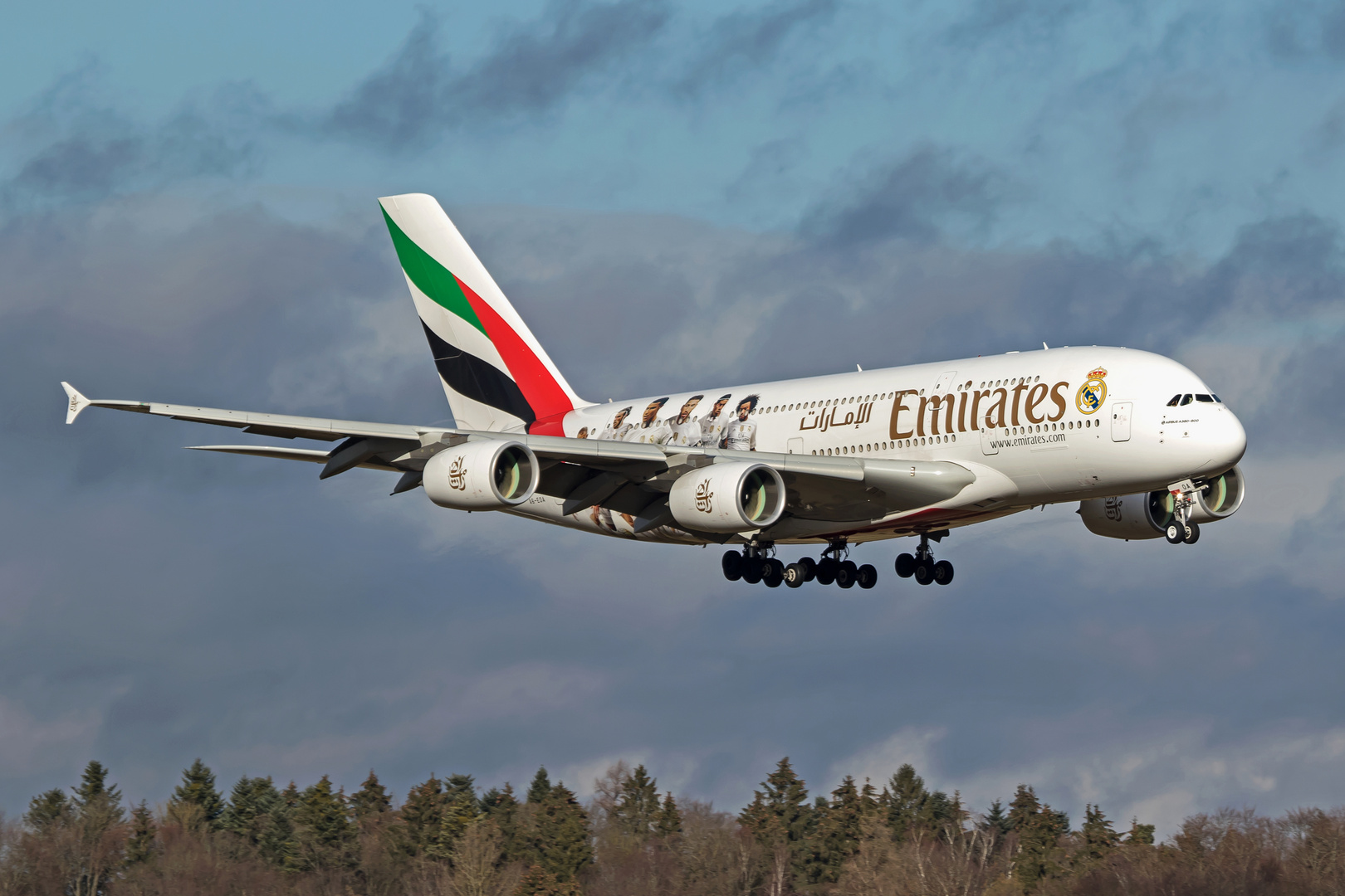 Emirates A380, A6-EOA, "Real Madrid"