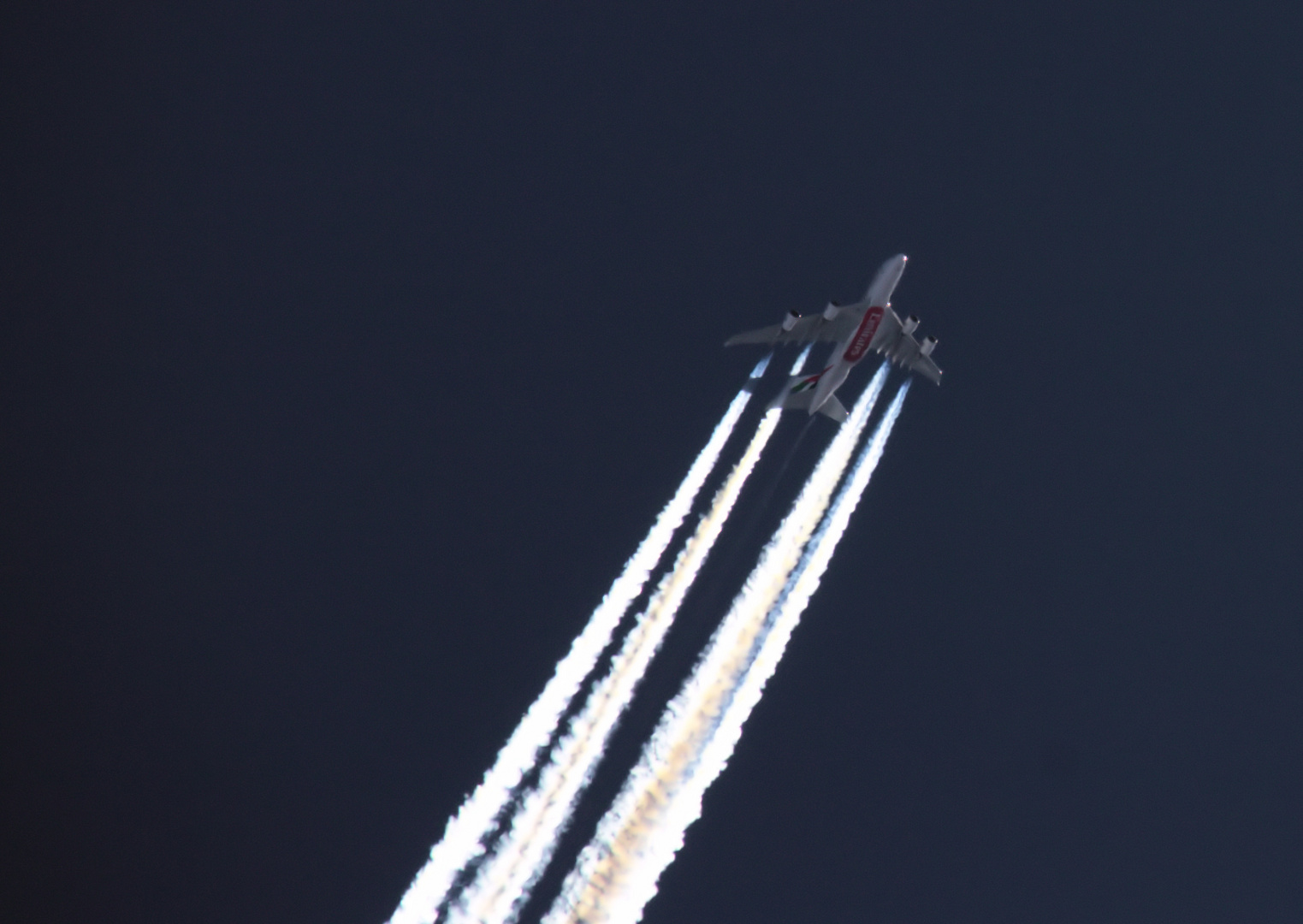 Emirates A380 auf dem Weg nach Paris - 40000 ft über dem Bodensee