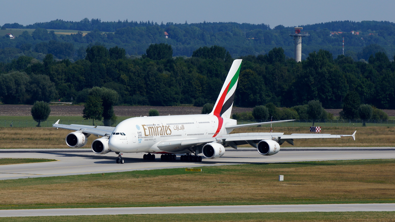 Emirates A380 in EDDM