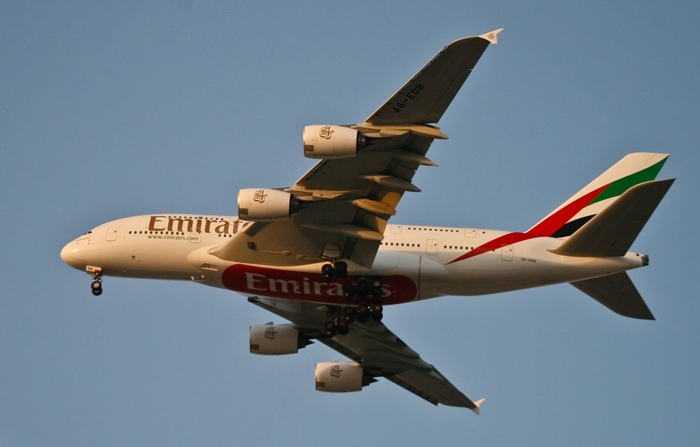 Emirates A380 kurz vor der Landung