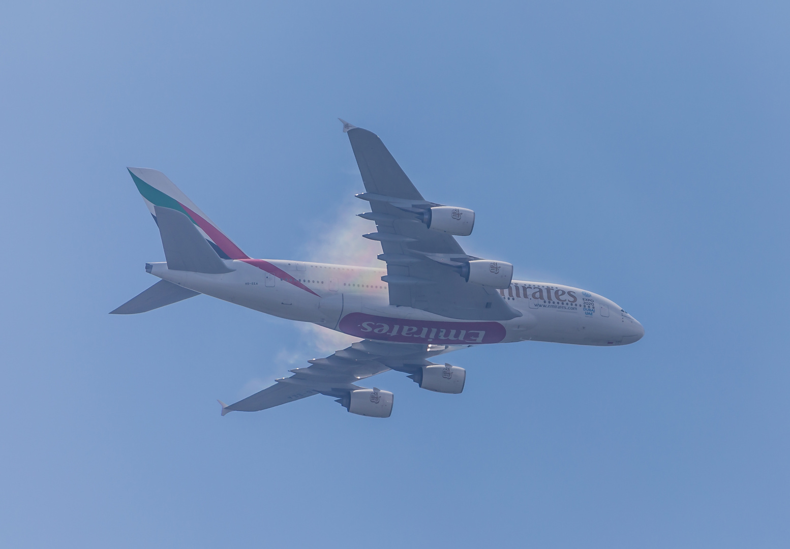 Emirates A6-EEA A380, über der Ruhr nähe Essen Burgaltendorf