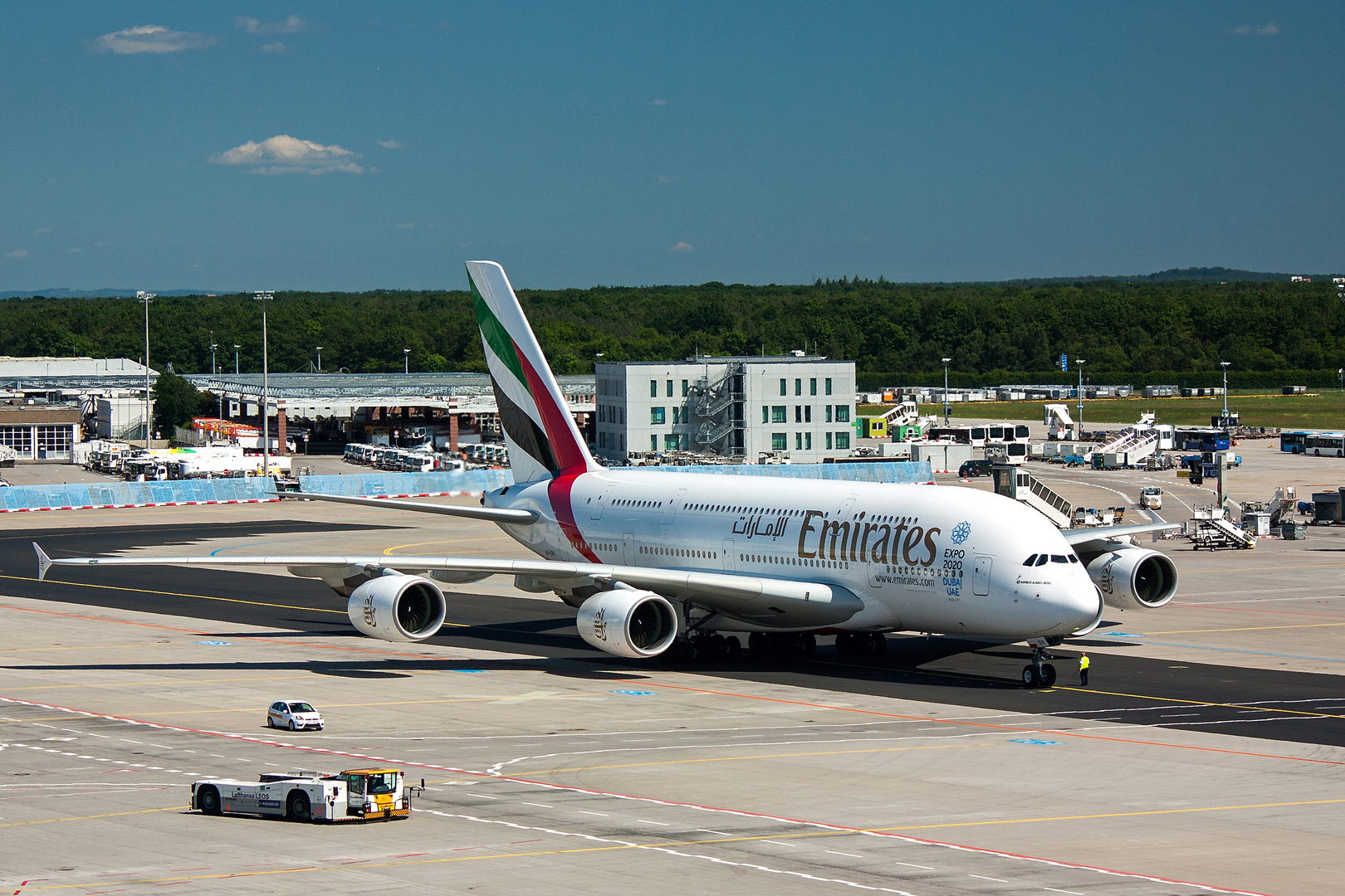 Emirates, A6-EOV