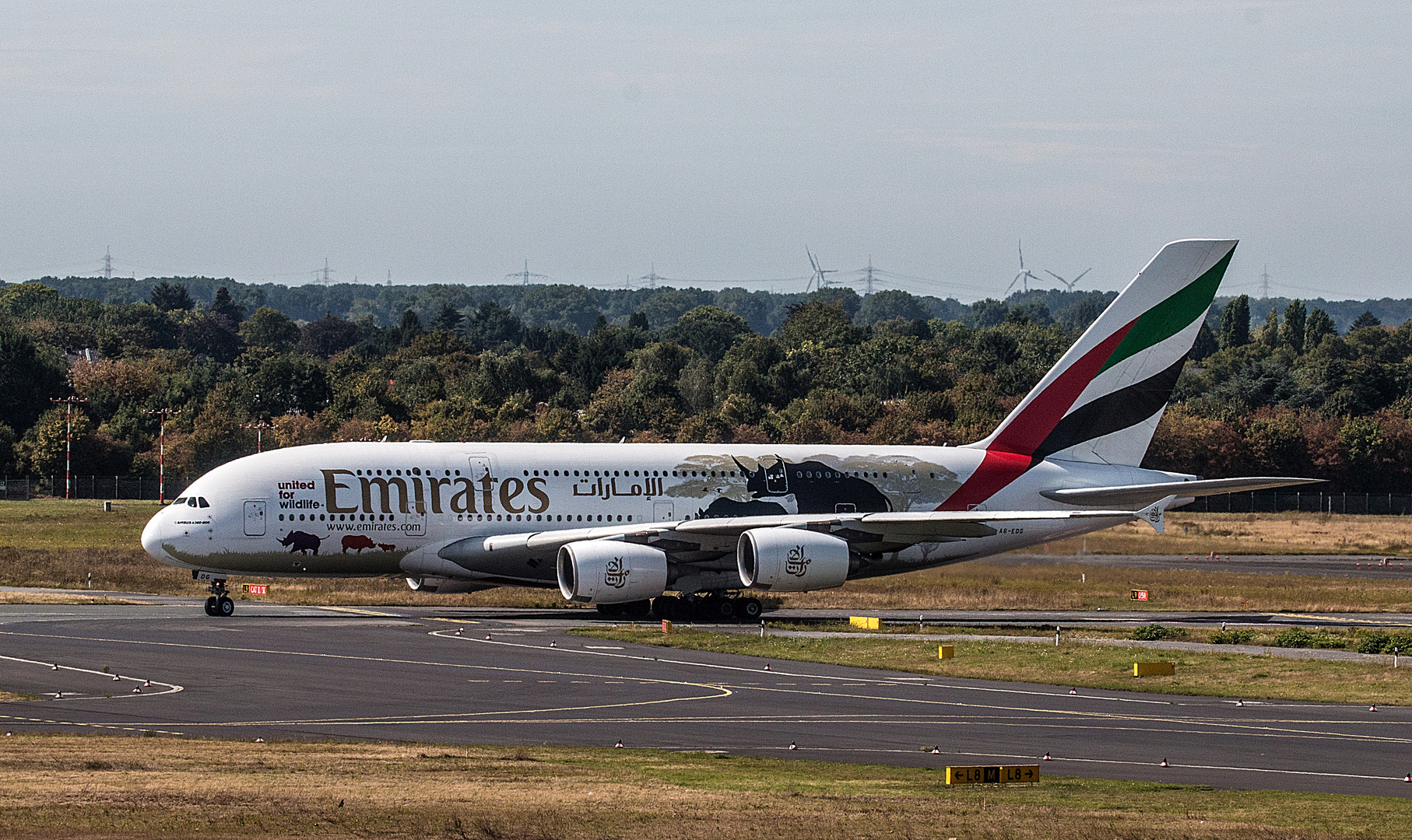 Emirates Airbus A 380 - Ankunft am Flughafen Düsseldorf