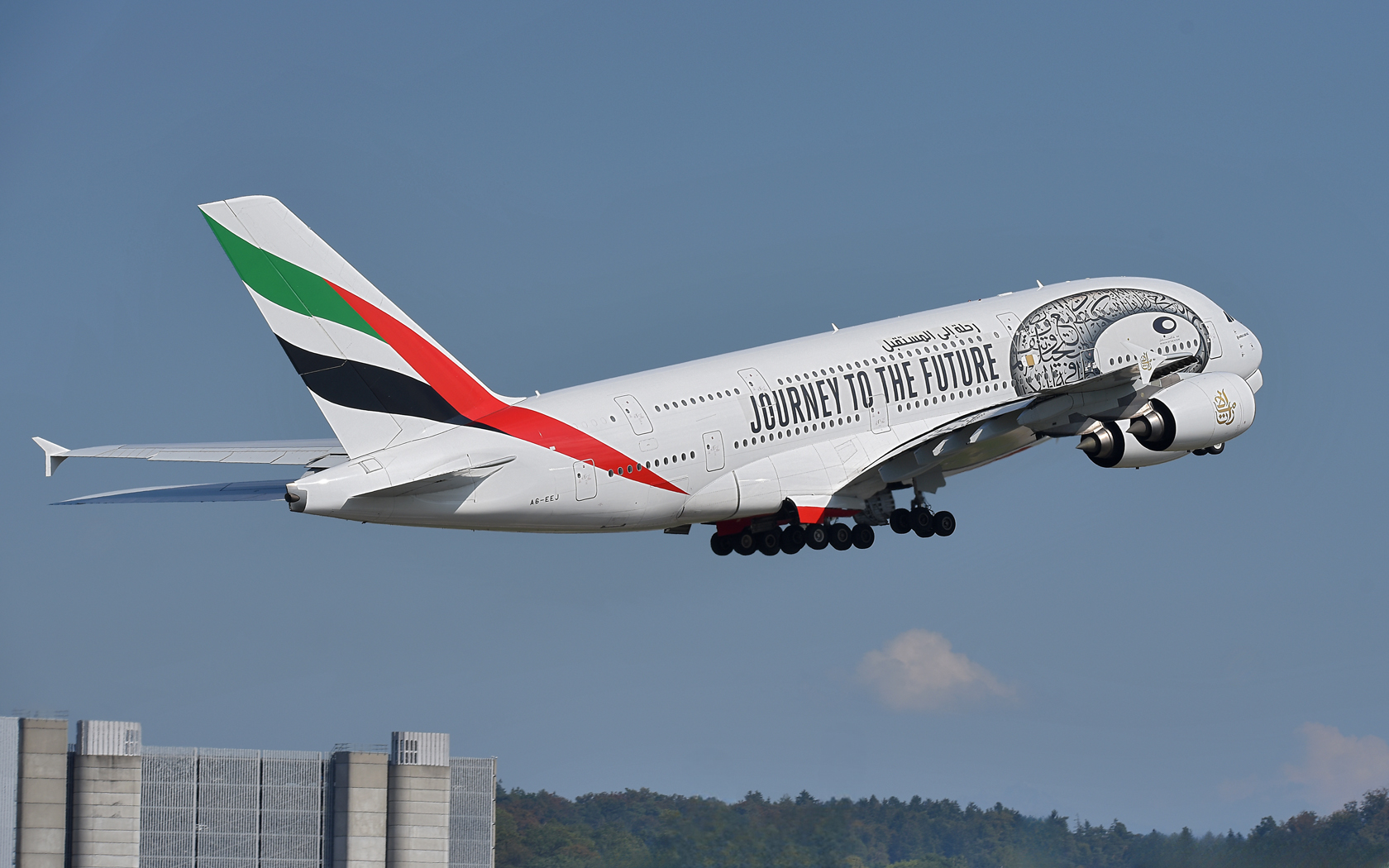 Emirates Airbus A380-861 A6-EEJ 