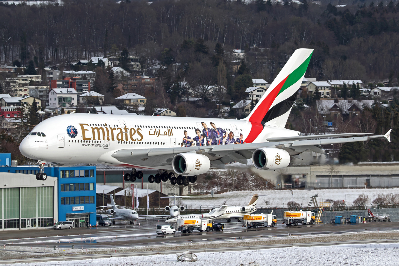 Emirates Airbus A380, A6-EOT, Paris St. Germain Livery