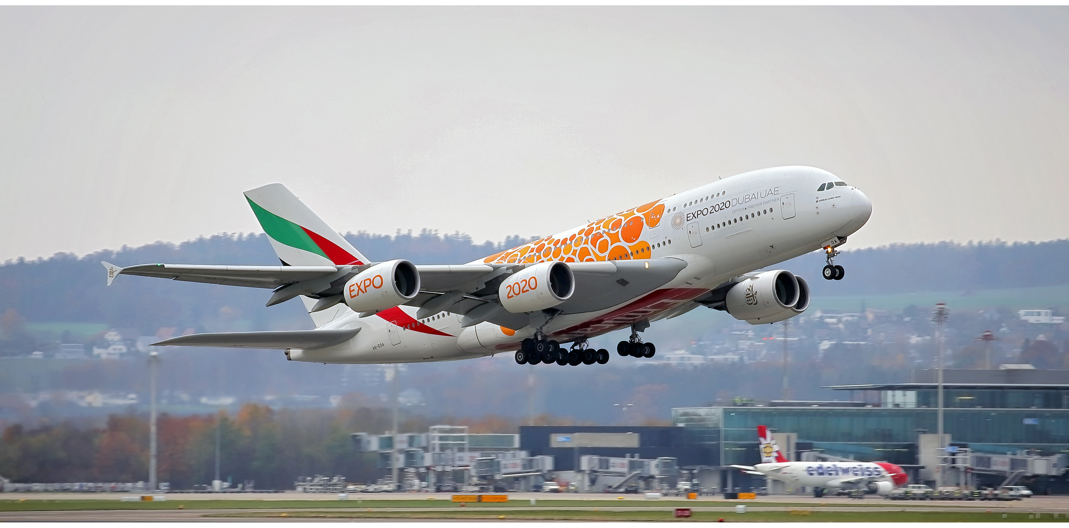 Emirates Airlines A6 - EOA
