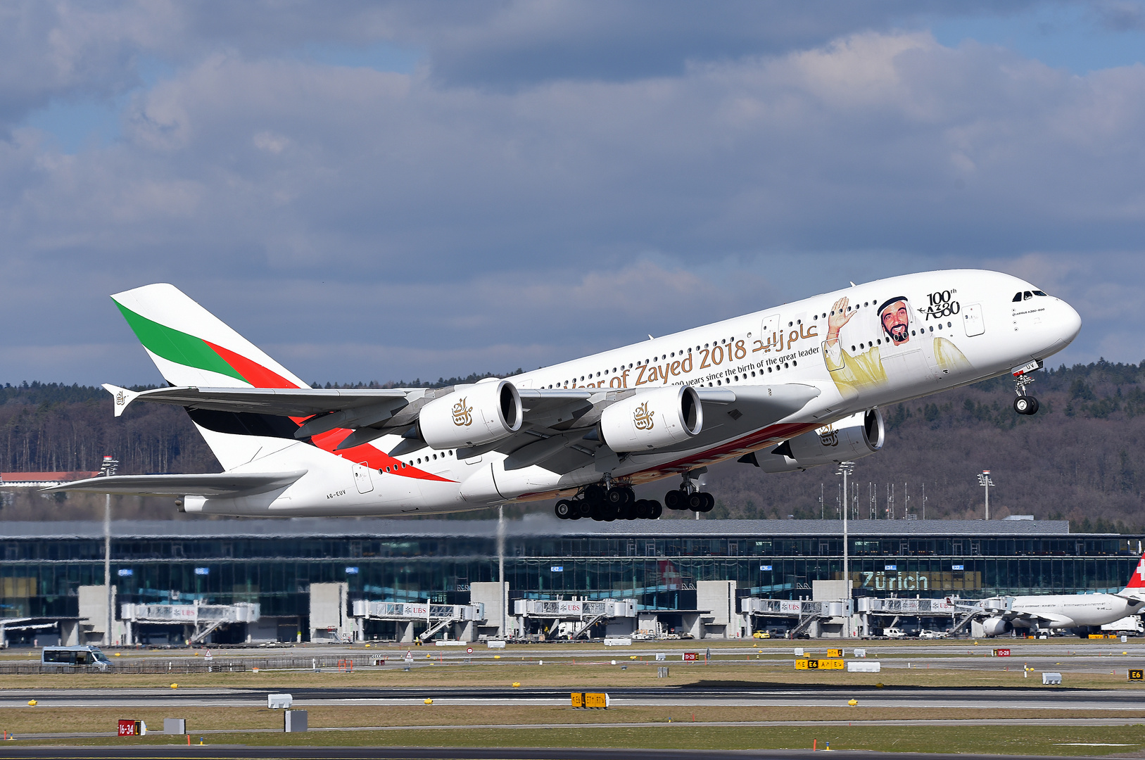 Emirates Airlines Airbus A380 A6-EUV 