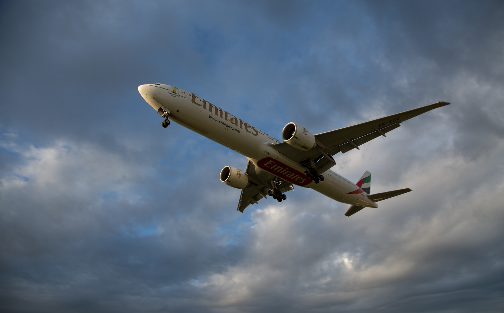 Emirates Airlines landing in Zurich