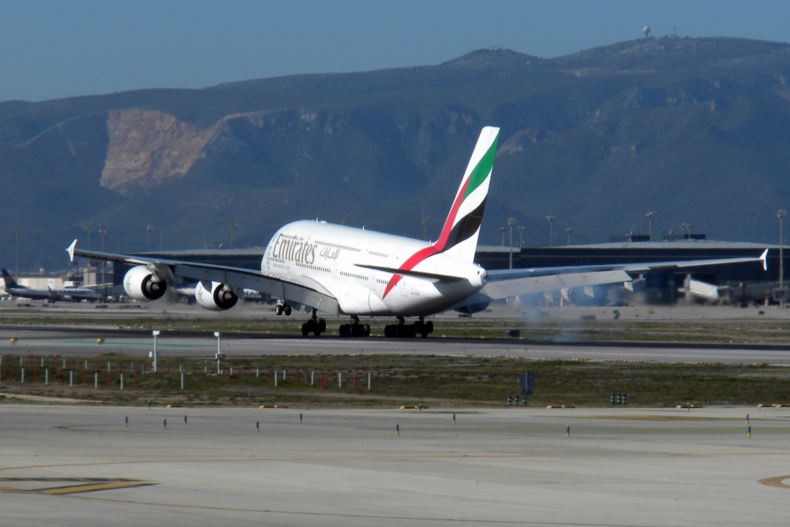 EMIRATES AL PRAT