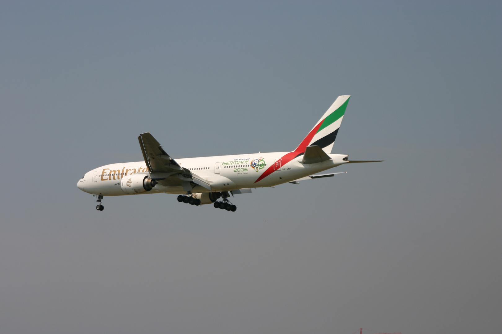Emirates B777-21HER A6-EMH