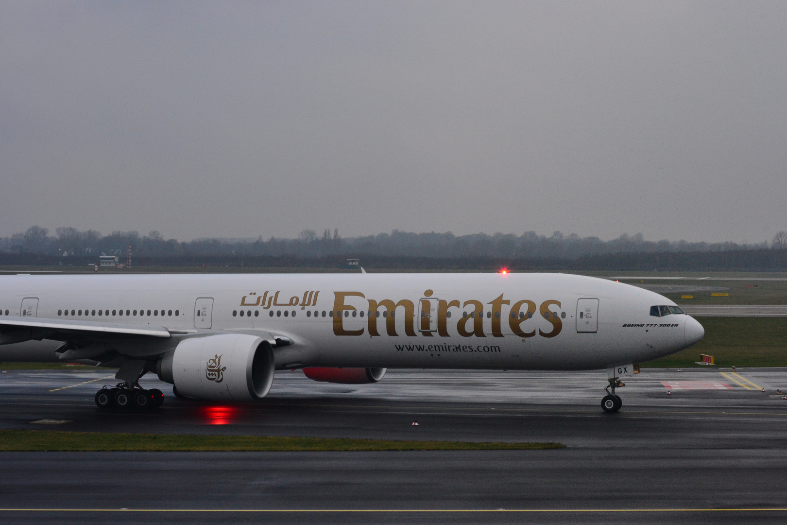 Emirates B777