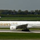 Emirates BOEING 777-300 aus Dubai ..