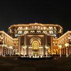 Emirates Palace in der Nacht