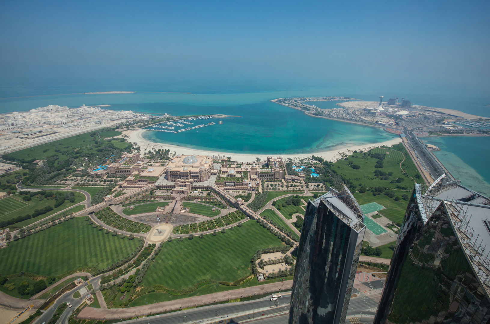 Emirates Palace vom Etihad Tower