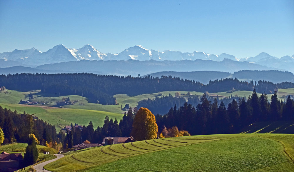 Emmental mit Blick auf die Berneralpen