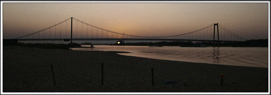 Emmerich Rheinbrücke bei Sonnenuntergang