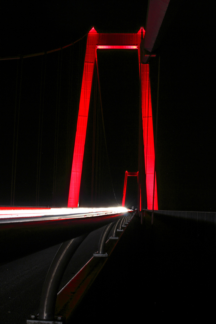 Emmericher "Red Gate" Rheinbrücke