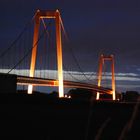 Emmericher Rheinbrücke bei Nacht