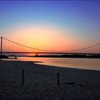 Emmericher Rheinbrücke beim Sonnenuntergang